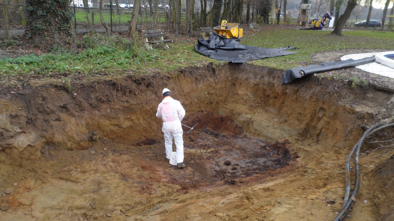 Inspectie grond na chloorlekkage